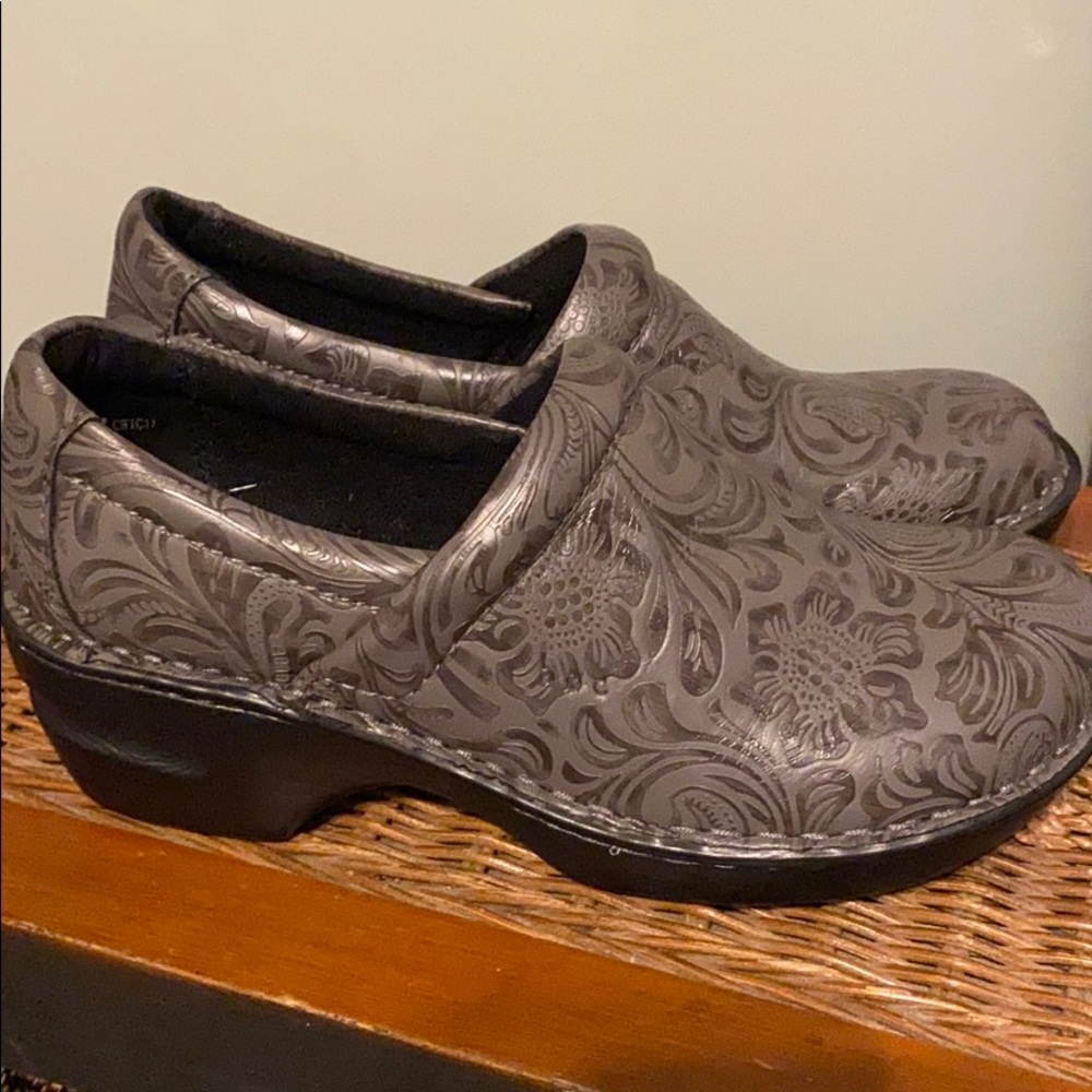 B.O.C gray nurse shoes